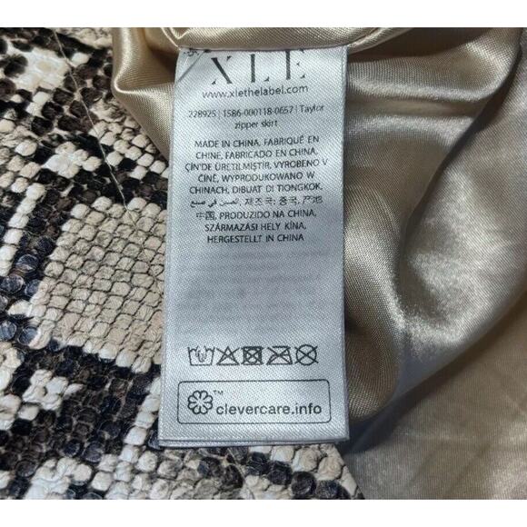 XLE THE LABEL Womens SMALL Mini Skirt Zip Front Snake Print FAUX LEATHER - Picture 11 of 16